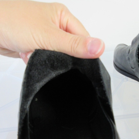 Bueno Ruffle Womens Slip On Loafer Flats Women US 6.5 37 Black Minimalist 380 - Picture 11 of 12